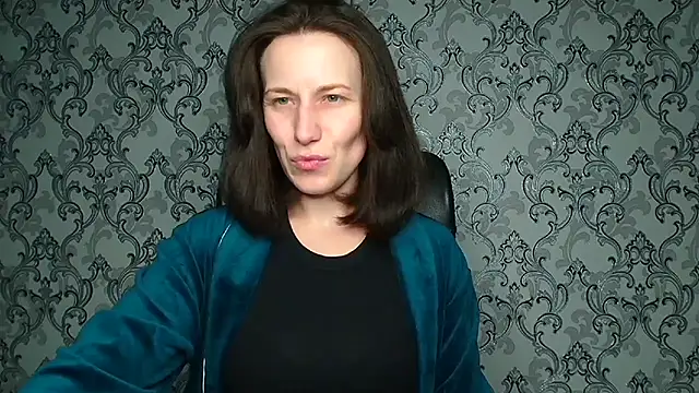 Snapshot of Kelly_Kisss chatting on February 4, 2026, 12:11 pm Kelly Kisss online show from February 4, 2026, 12:11 pm