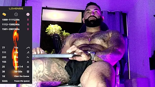 Max-prada online show from February 6, 2026, 2:18 am