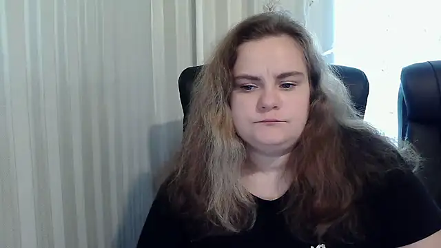 Snapshot of HollyXEva chatting on September 17, 2025, 8:27 am HollyXEva online show from September 17, 2025, 8:27 am