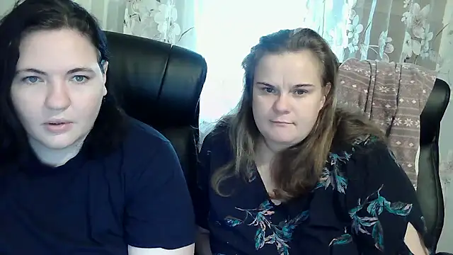 Snapshot of HollyXEva chatting on October 7, 2025, 1:34 pm HollyXEva online show from October 7, 2025, 1:34 pm
