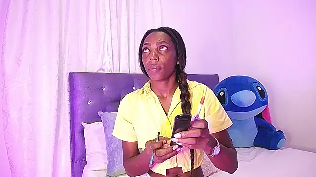 BryanaSmith21 online show from October 20, 2025, 8:31 pm