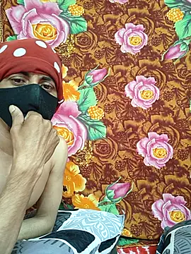 Snapshot of Seducing_couple chatting on January 17, 2026, 4:38 am Seducing couple online show from January 17, 2026, 4:38 am