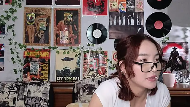 Snapshot of OdetteBiddy chatting on November 6, 2025, 8:13 pm OdetteBiddy online show from November 6, 2025, 8:13 pm