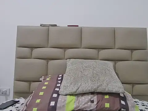 skinnylatino51 online show from April 1, 2026, 12:46 am