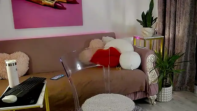 oliviathea online show from March 20, 2026, 7:04 pm