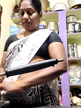 Snapshot of papukurty chatting on February 5, 2026, 1:45 am papukurty online show from February 5, 2026, 1:45 am