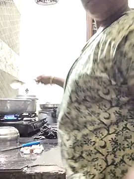 Snapshot of papukurty chatting on February 6, 2026, 1:56 am papukurty online show from February 6, 2026, 1:56 am