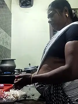 Snapshot of papukurty chatting on February 5, 2026, 1:51 pm papukurty online show from February 5, 2026, 1:51 pm