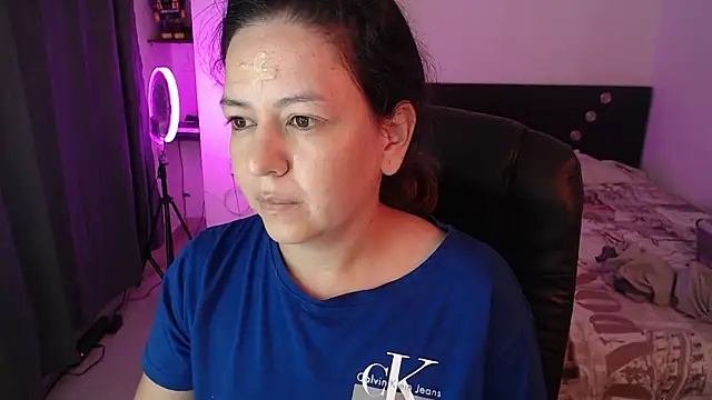 Abbyjoness21 online show from October 30, 2025, 10:13 am