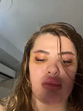 aydabella7777 online show from November 9, 2025, 1:26 pm