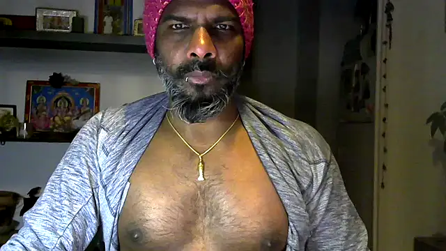 Snapshot of frenchblackc31 chatting on February 4, 2026, 6:03 pm frenchblackc31 online show from February 4, 2026, 6:03 pm