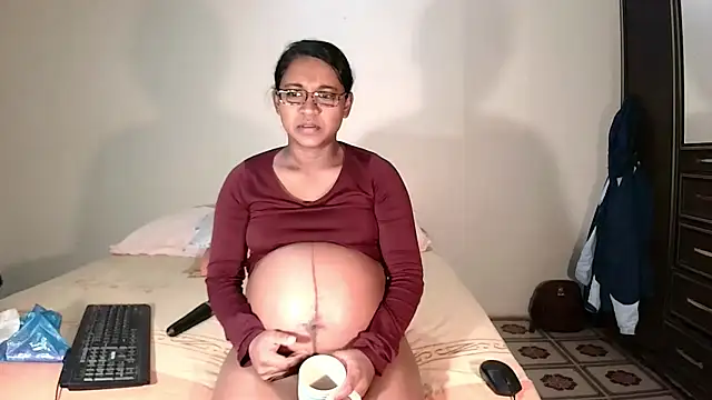 indiansweetflava online show from May 20, 2026, 4:09 am