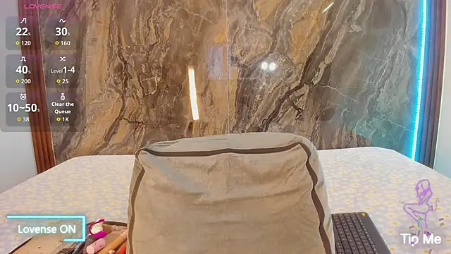 MiiaaCollinss online show from December 15, 2025, 2:45 pm