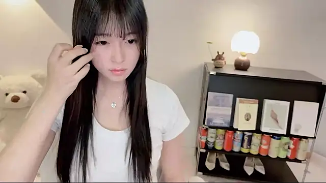 Onechestnut online show from June 17, 2026, 3:39 am