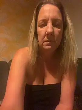 X-Victoria-X online show from September 21, 2025, 3:44 am