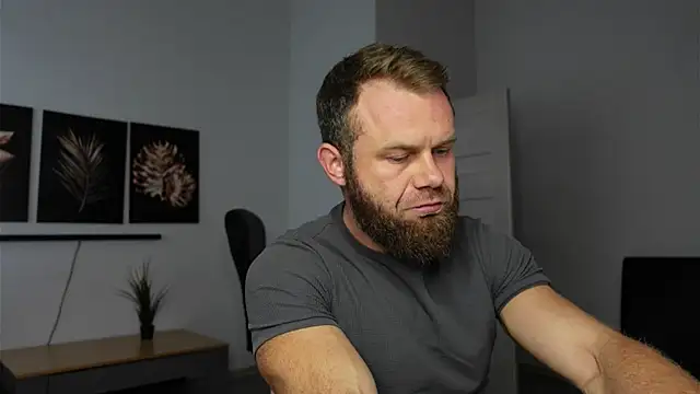 Snapshot of Stewart_Barnz chatting on October 8, 2025, 6:04 am Stewart Barnz online show from October 8, 2025, 6:04 am