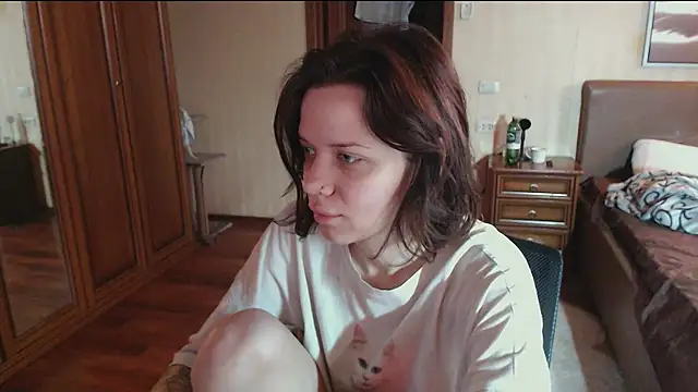 enchanting chloe online show from November 4, 2025, 7:34 am