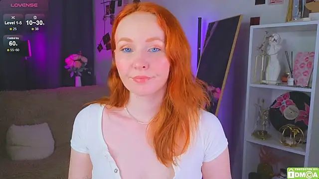 JoyceJones online show from November 7, 2025, 7:07 pm