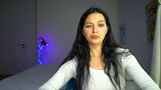 EwelynScott online show from December 15, 2025, 1:39 pm