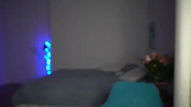 EwelynScott online show from November 19, 2025, 8:42 pm