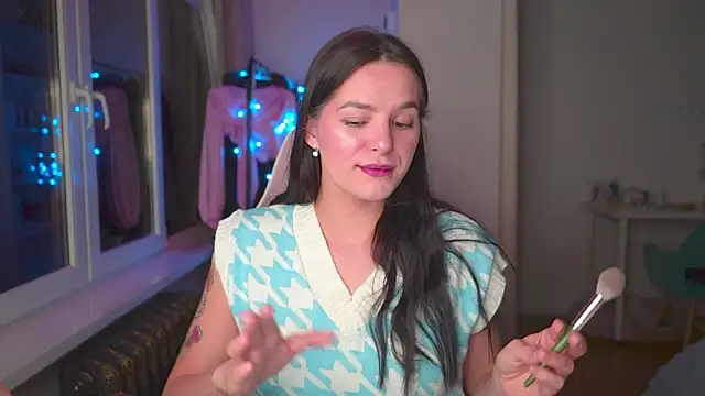 EwelynScott online show from November 3, 2025, 7:17 pm