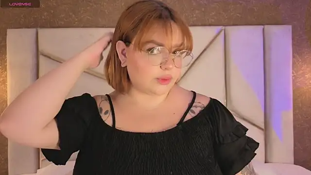 Snapshot of Miiss_Bubble chatting on September 22, 2025, 7:53 pm Miiss Bubble online show from September 22, 2025, 7:53 pm