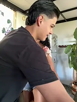 Snapshot of Rose-andres chatting on November 1, 2025, 8:14 pm Rose-andres online show from November 1, 2025, 8:14 pm