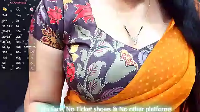 Snapshot of Anuforyou19 chatting on April 13, 2026, 5:00 am Anuforyou19 online show from April 13, 2026, 5:00 am