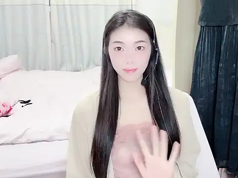 Snapshot of YUNA-kpop chatting on August 1, 2026, 4:05 pm YUNA-kpop online show from August 1, 2026, 4:05 pm
