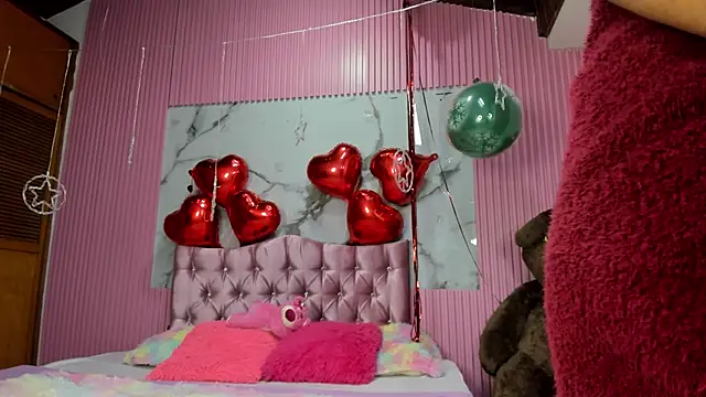 Mindy 19 online show from March 4, 2026, 11:01 pm