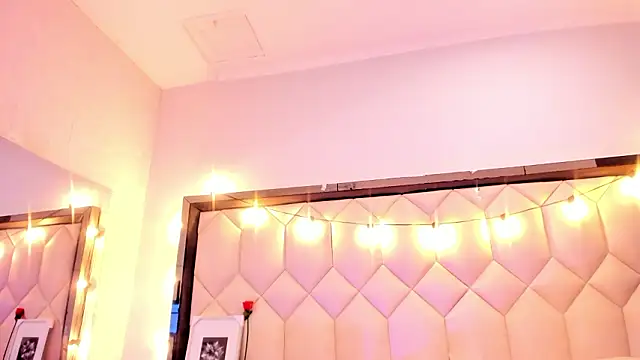 Snapshot of Scarletbigbug chatting on February 25, 2026, 11:43 am Scarletbigbug online show from February 25, 2026, 11:43 am