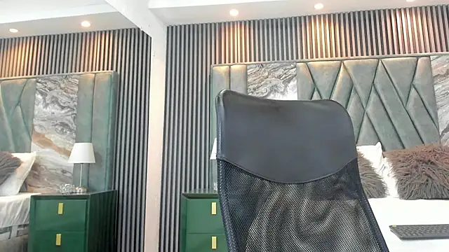 Michael blue online show from September 24, 2025, 1:17 pm