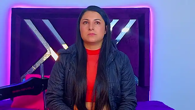 cuteeimy online show from January 13, 2026, 7:07 pm