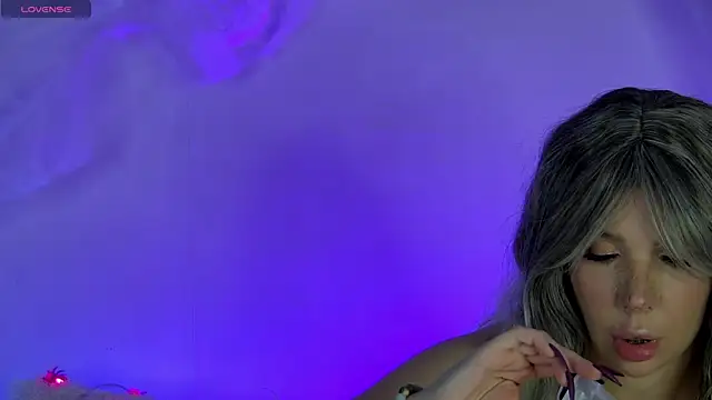 AlysonHuxley  online show from October 25, 2025, 5:57 pm