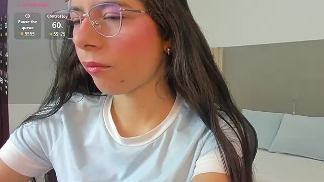 carlina 15 online show from February 9, 2026, 12:36 pm