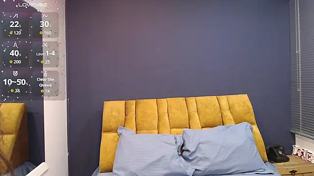 KendraaSimons online show from November 5, 2025, 8:01 pm