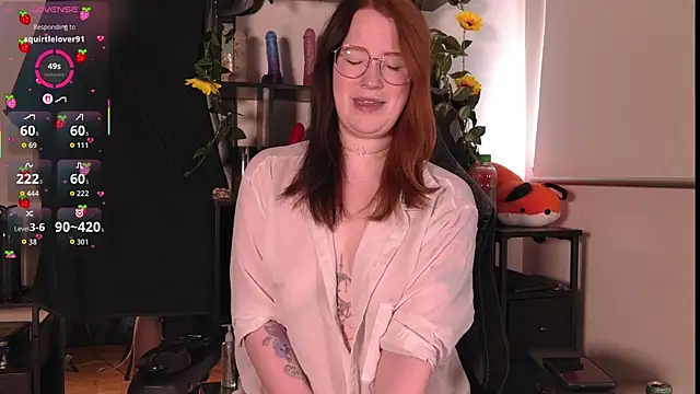 strawberryyfoxie online show from June 7, 2026, 2:11 pm