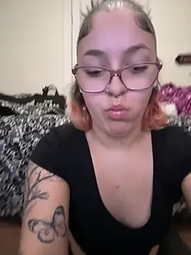 Snapshot of babykalirose chatting on February 10, 2026, 2:54 am babykalirose online show from February 10, 2026, 2:54 am