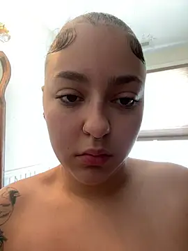 Snapshot of babykalirose chatting on February 2, 2026, 4:28 pm babykalirose online show from February 2, 2026, 4:28 pm