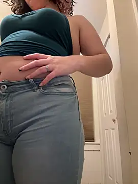 Snapshot of babykalirose chatting on February 19, 2026, 2:30 am babykalirose online show from February 19, 2026, 2:30 am