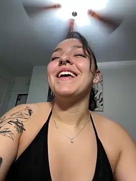 Snapshot of babykalirose chatting on May 8, 2026, 5:33 am babykalirose online show from May 8, 2026, 5:33 am