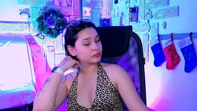 KimClarks  online show from January 8, 2026, 2:45 pm