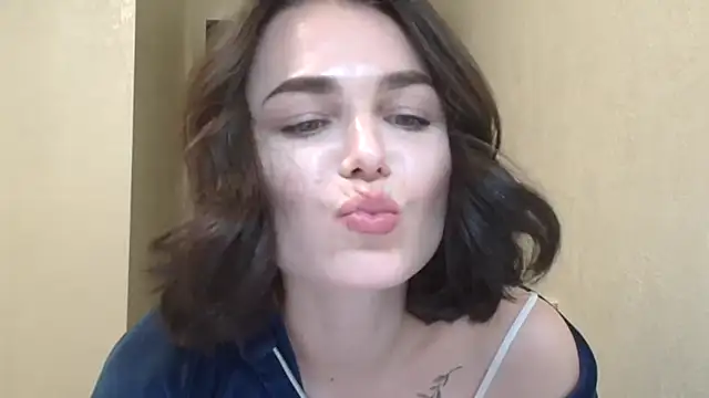 Silviaa a online show from April 10, 2026, 7:32 pm