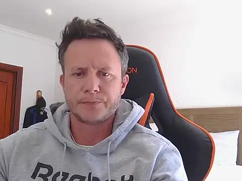 Snapshot of TroyDieselXXX chatting on September 18, 2025, 9:45 am TroyDieselXXX online show from September 18, 2025, 9:45 am