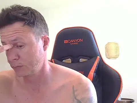 TroyDieselXXX online show from November 21, 2025, 11:09 am