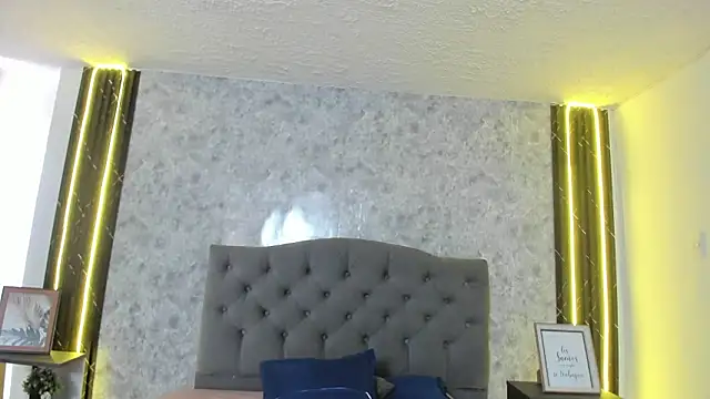 Snapshot of GiannaSlimJB chatting on February 12, 2026, 7:02 pm GiannaSlimJB online show from February 12, 2026, 7:02 pm