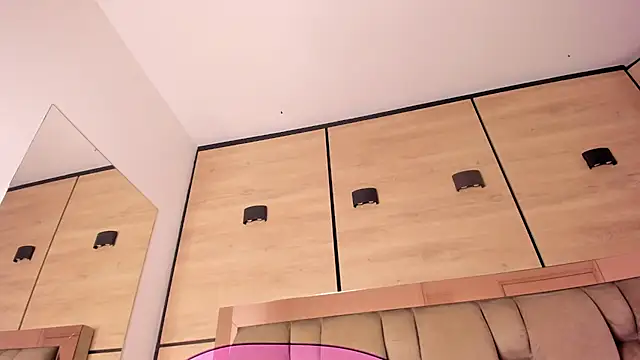 karol lewiss online show from February 25, 2026, 12:16 pm