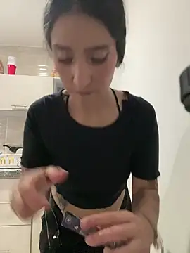 Scaarlettfox online show from January 6, 2026, 7:29 pm