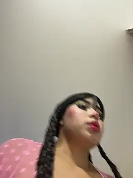 lucialauper  online show from June 27, 2026, 3:23 am