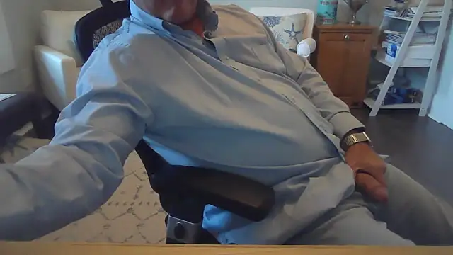 cyclone1212 online show from December 16, 2025, 9:52 pm